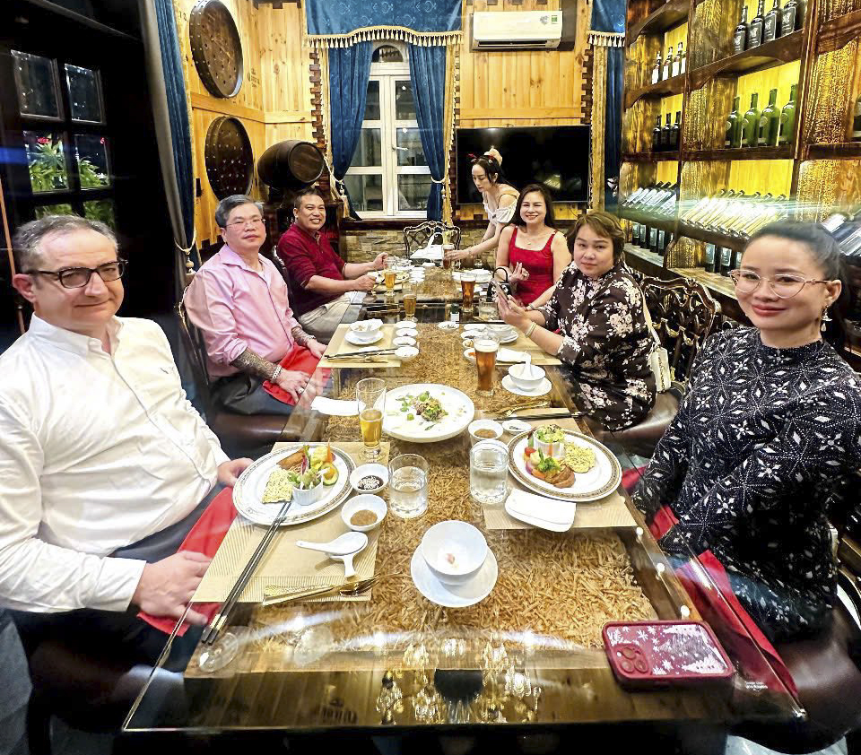 Nhà Hàng Lộc Hương 1